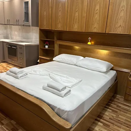 Apartman Eyar House *